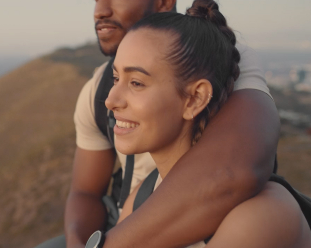 couple hugging outside